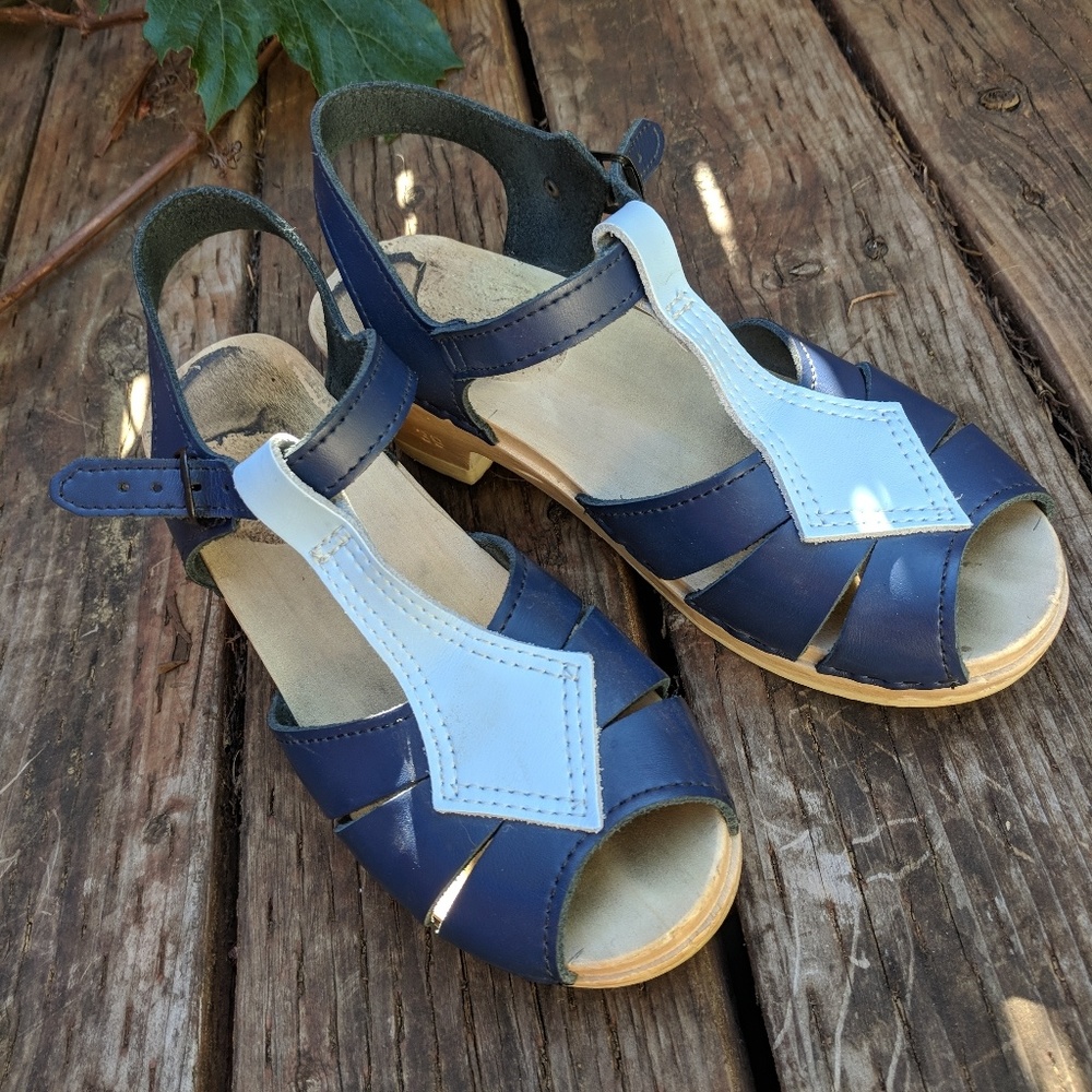 Sven diamond strap clog